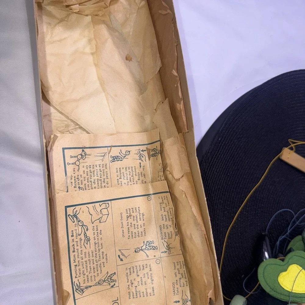 1963 Vintage Pelham Puppets Green Baby Dragon String Marionette COMES WITH BOX